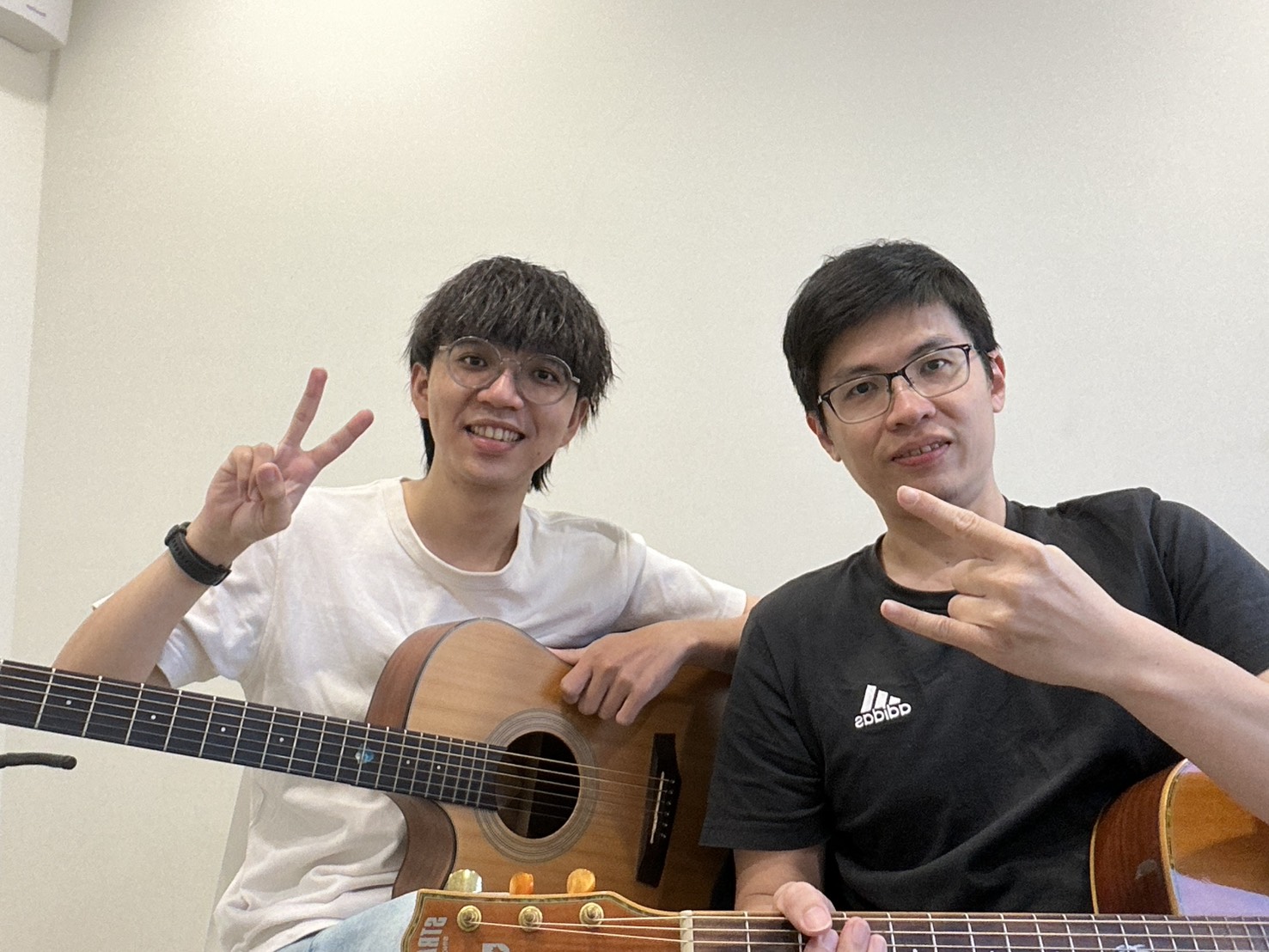 黃奕璋學員與老師合照